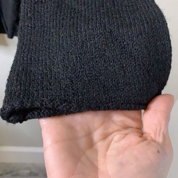 olivaceous long sleeve black sweater V-neck polyester fabric sz med rolled hem - Picture 3 of 10